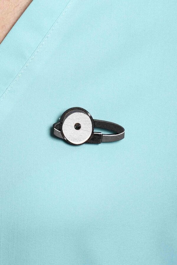 Брошь "Налобный" (дерево)